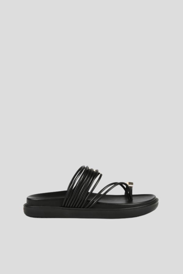 Sandals with rounded straps