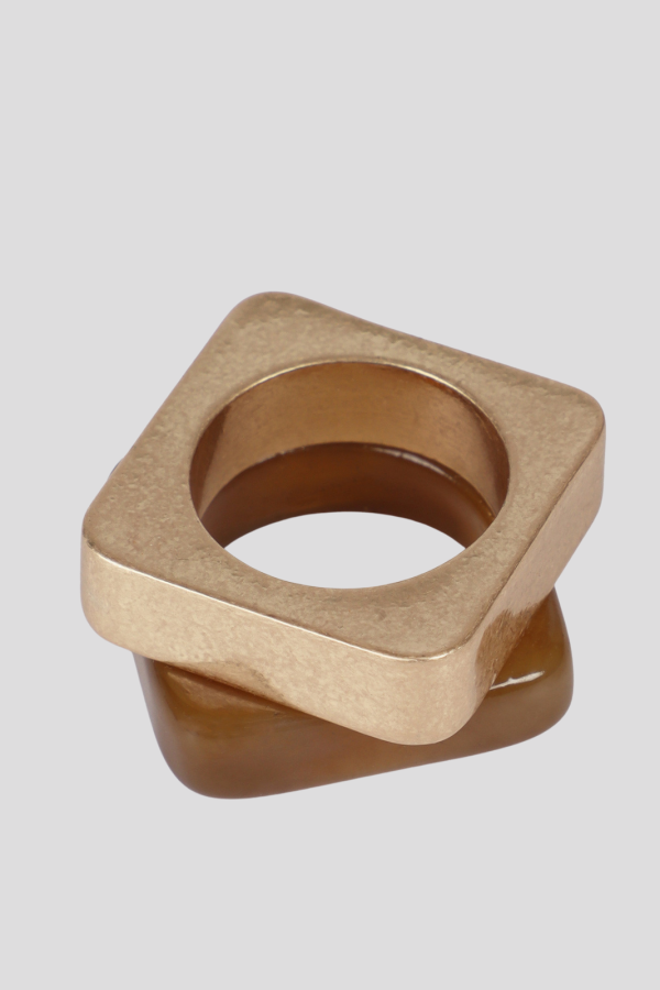 Pack of two-tone square rings
