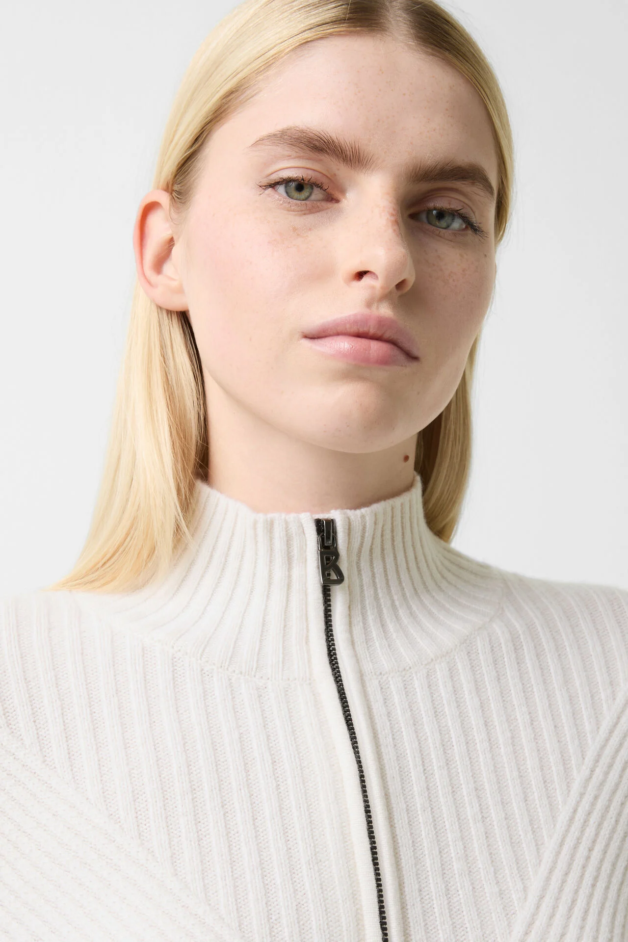 254-8196-9764-753_s01_life_detail_01_b2c_1760959835