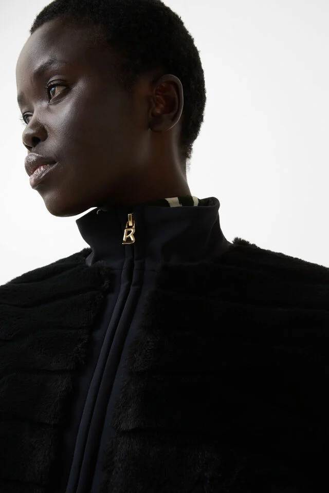 254-8157-1241-026_s01_life_detail_01_b2c_1758714541