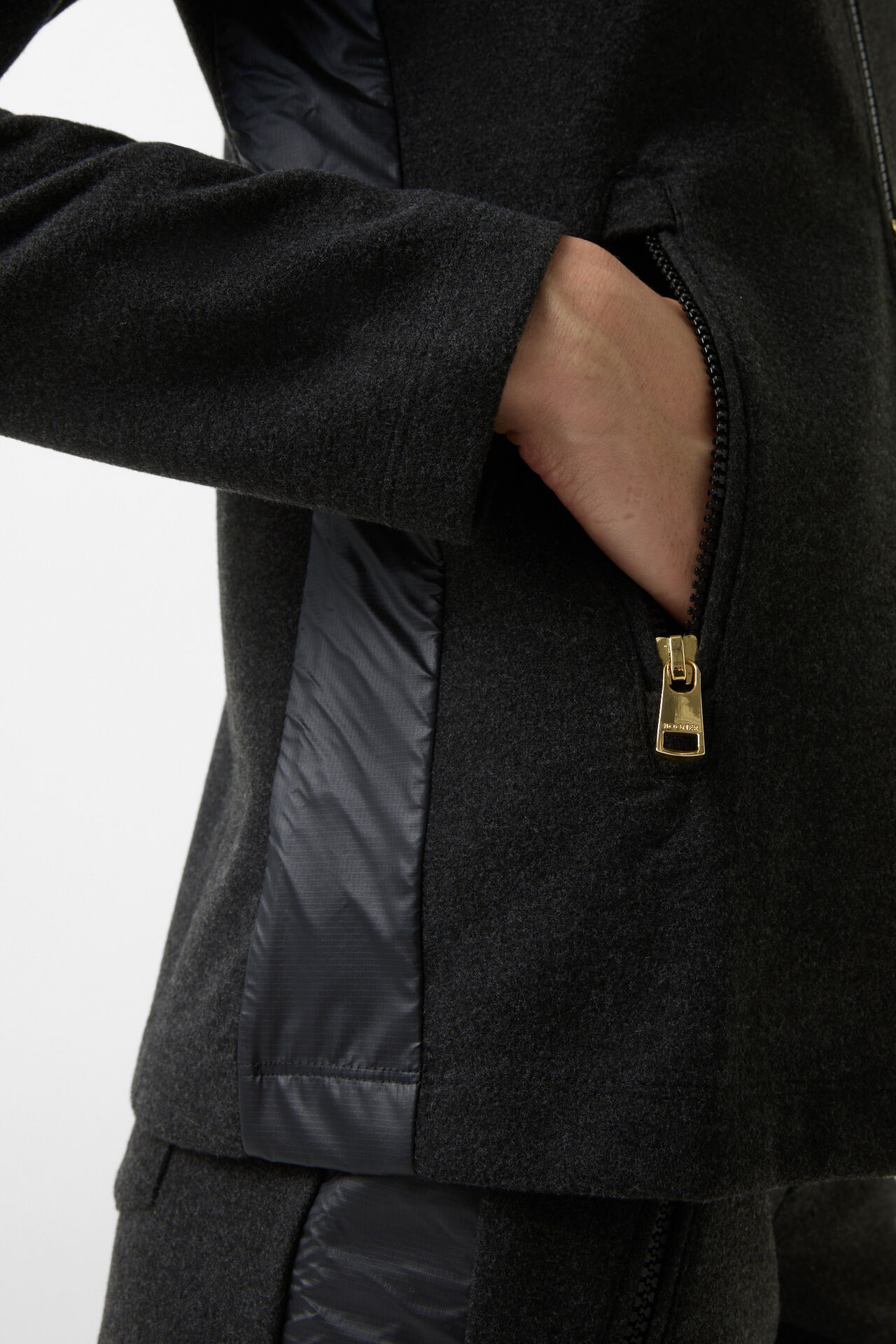 254-8159-9783-021_s01_life_detail_01_b2c_1760957440