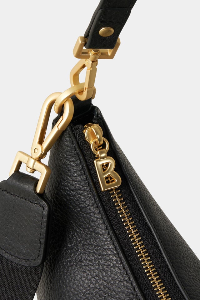 999-6744-Z137-900_s02_still_detail_01_b2c_1757000030