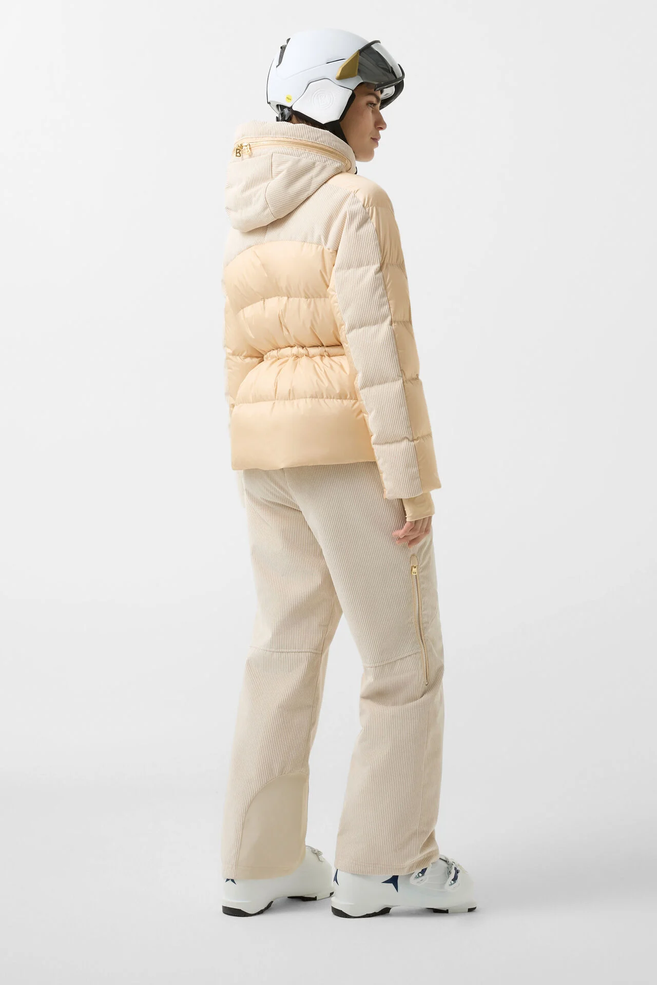 254-3170-9134-730_s01_life_back_01_b2c_1762419410