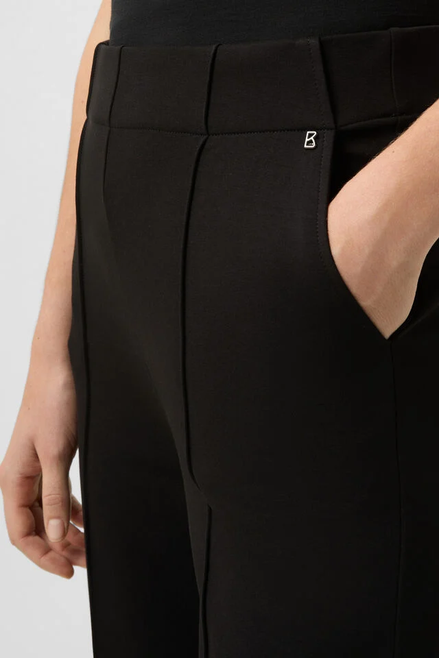 262-1686-1236-026_s01_life_detail_01_b2c_1764083871