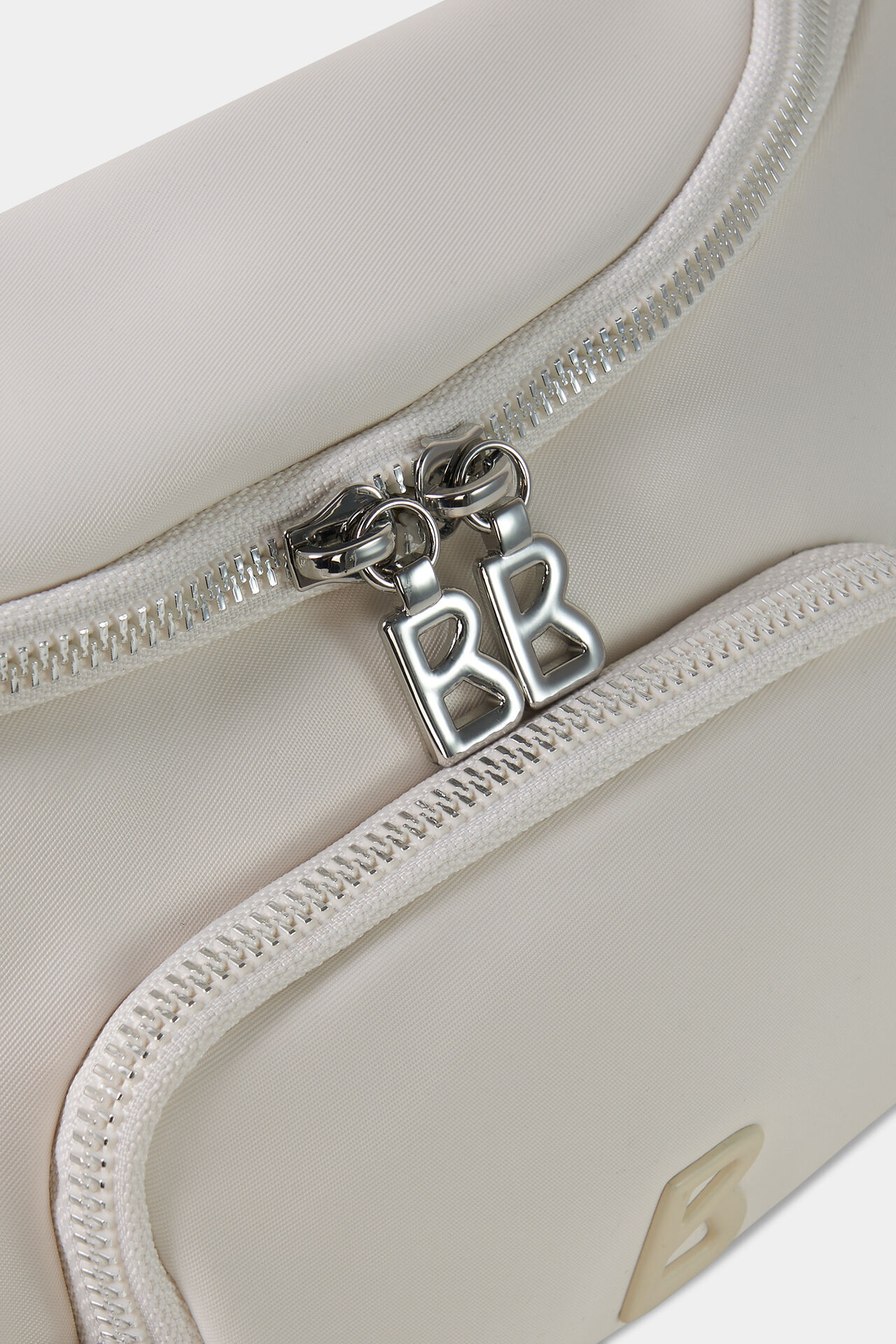 262-6744-Z058-101_s02_still_detail_01_b2c_1774035605