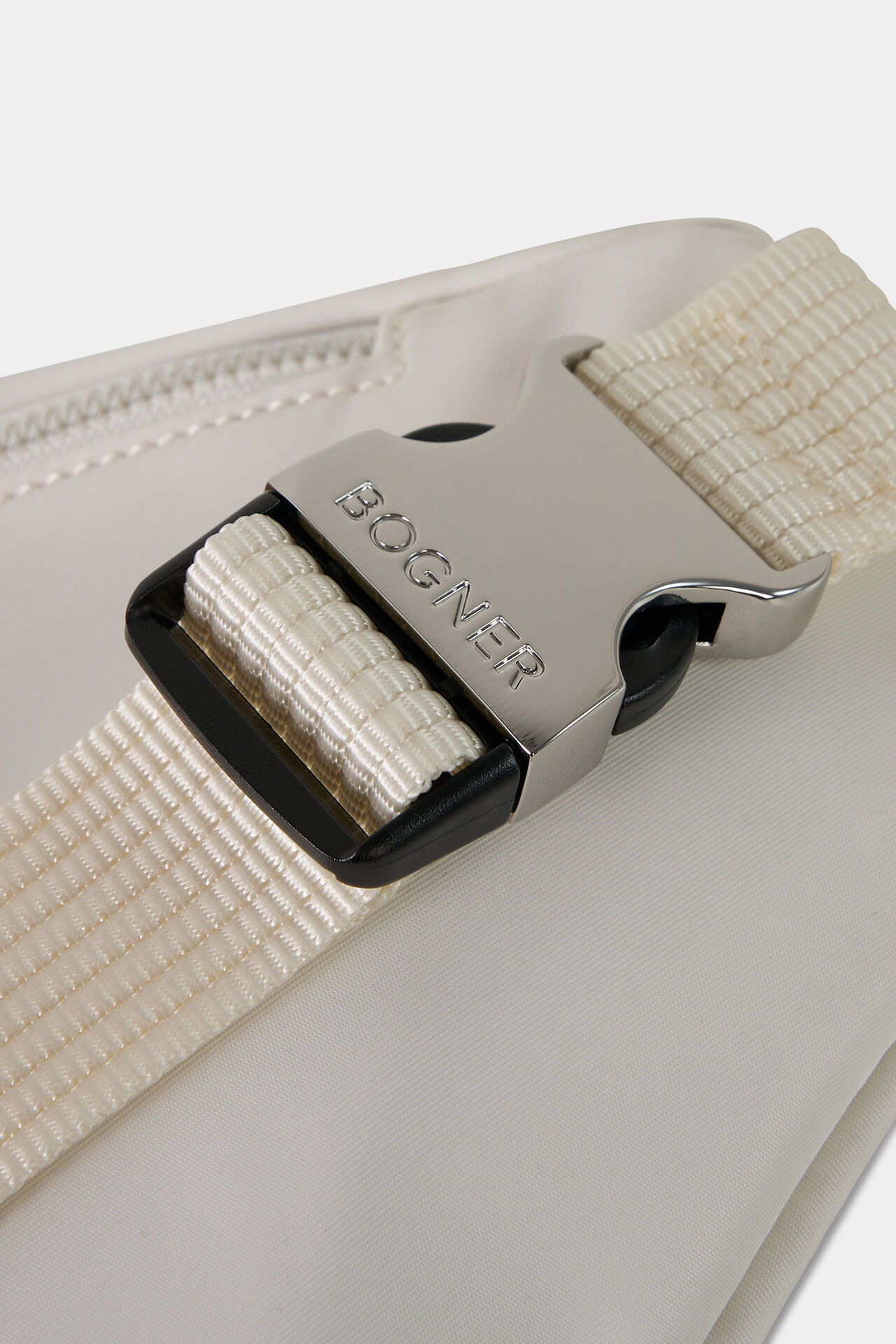 262-6744-Z058-101_s02_still_detail_02_b2c_1774035605